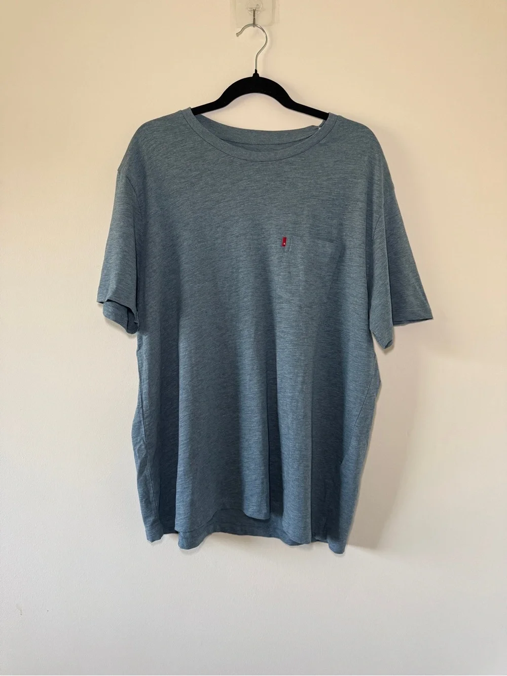 Levi’s Men’s Blue Gray Pocket T-Shirt Standard Fit NWT XL